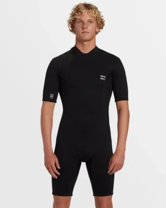 2 mm folie, flatlock, dragkedja bak, kortärmad Shorts-vågdräkt