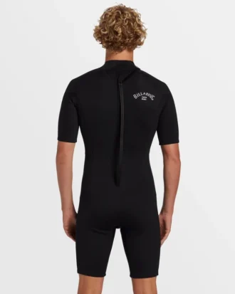 2 mm folie, flatlock, dragkedja bak, kortärmad Shorts-vågdräkt