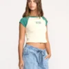 Beach Club Babe kortärmad T-shirt Beach Club Babe kortärmad T-shirt
