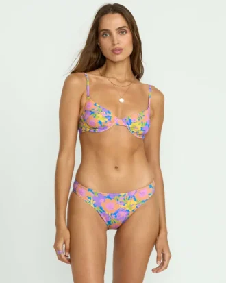 beat the heat morgan bikinitopp med bygel 1 330x413 - Beat the Heat Morgan-bikinitopp med bygel