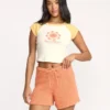 Gia-tröja med korta shorts Gia-tröja med korta shorts