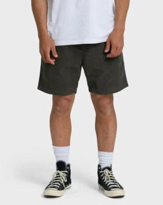 Larry Layback 17″ corduroy Shorts