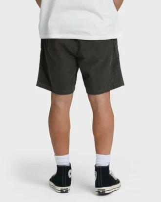 Larry Layback 17″ corduroy Shorts