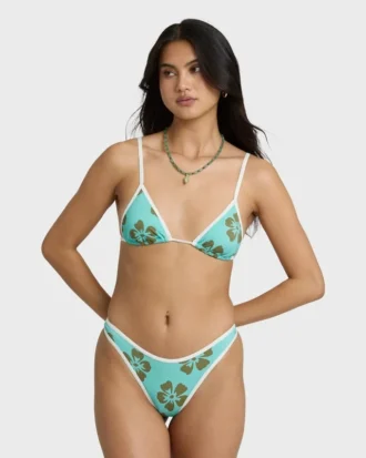 last summer skimpy hike skimpy bikinitrosor 2 330x413 - Last Summer Skimpy Hike Skimpy Bikinitrosor