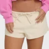 Low Tide-shorts i enfärgat vävt tyg Low Tide-shorts i enfärgat vävt tyg