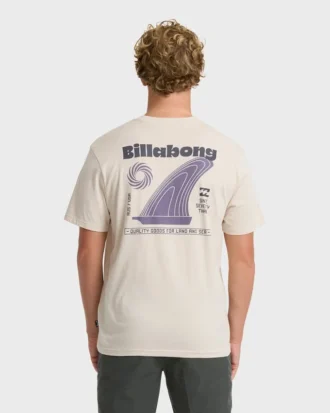 Single Fin Premium kortärmad stickad T-shirt i Shorts-stil Single Fin Premium kortärmad stickad T-shirt i Shorts-stil