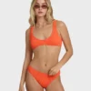 Sommar-bikinitopp med hög rund hals Sommar-bikinitopp med hög rund hals