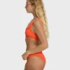 Sommar-bikinitopp med hög rund hals Sommar-bikinitopp med hög rund hals