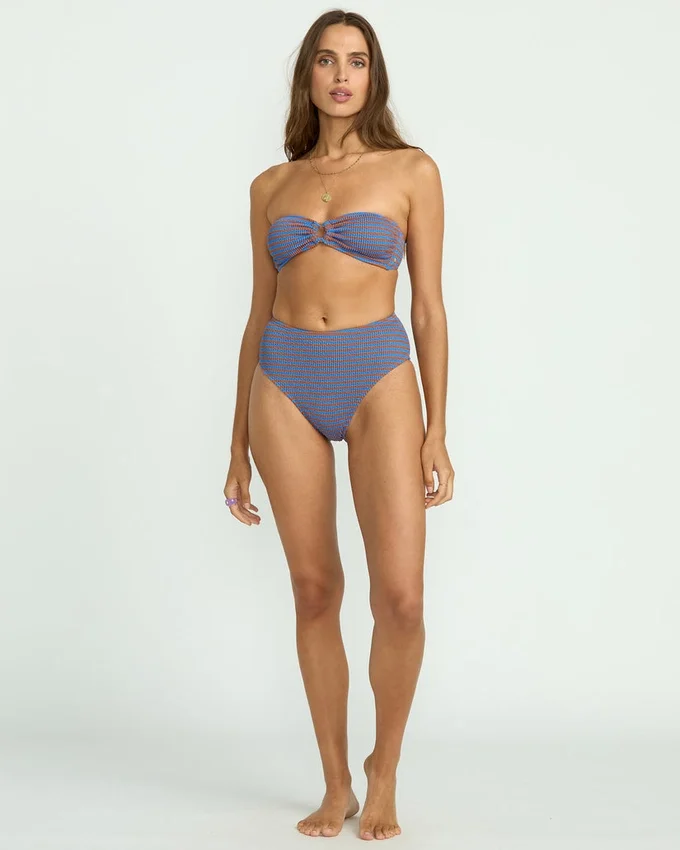 Sommar-bikinitopp med höga ränder, Rio-modell Sommar-bikinitopp med höga ränder, Rio-modell