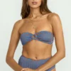 Sommar-bikinitopp med höga ränder, Rio-modell Sommar-bikinitopp med höga ränder, Rio-modell