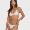 Sommar-bikinitrosa med höga sidoknutar Sommar-bikinitrosa med höga sidoknutar