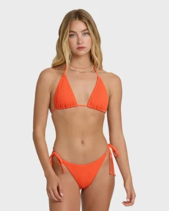 Sommar-bikinitrosor med höga sidoknutar