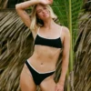 Tanlines Bound V Hike bikinitrosor Tanlines Bound V Hike bikinitrosor