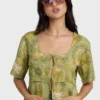 Totally Tropic kortärmad vävd topp Totally Tropic kortärmad vävd topp