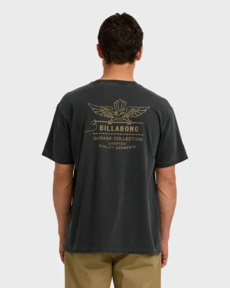 Wingspan Garage T-shirt med korta shorts Wingspan Garage T-shirt med korta shorts